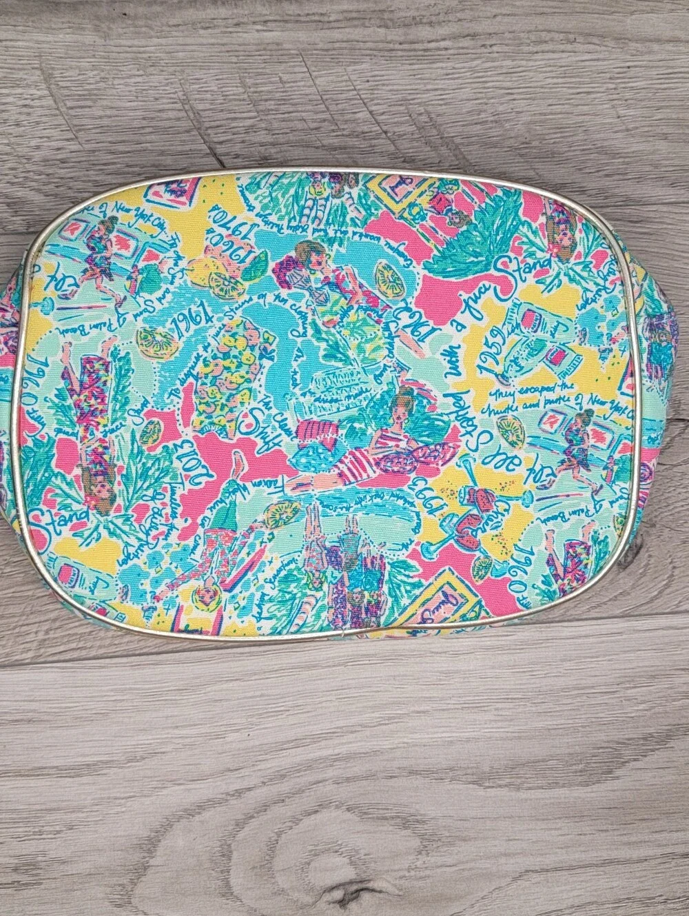 Rare Lilly Pulitzer All Done Up Makeup Bag in Multicolor In The Beginning NWOT